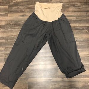 Oh Baby by Motherhood convertible pant/Capri